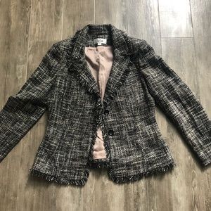 Fully lined tweed blazer